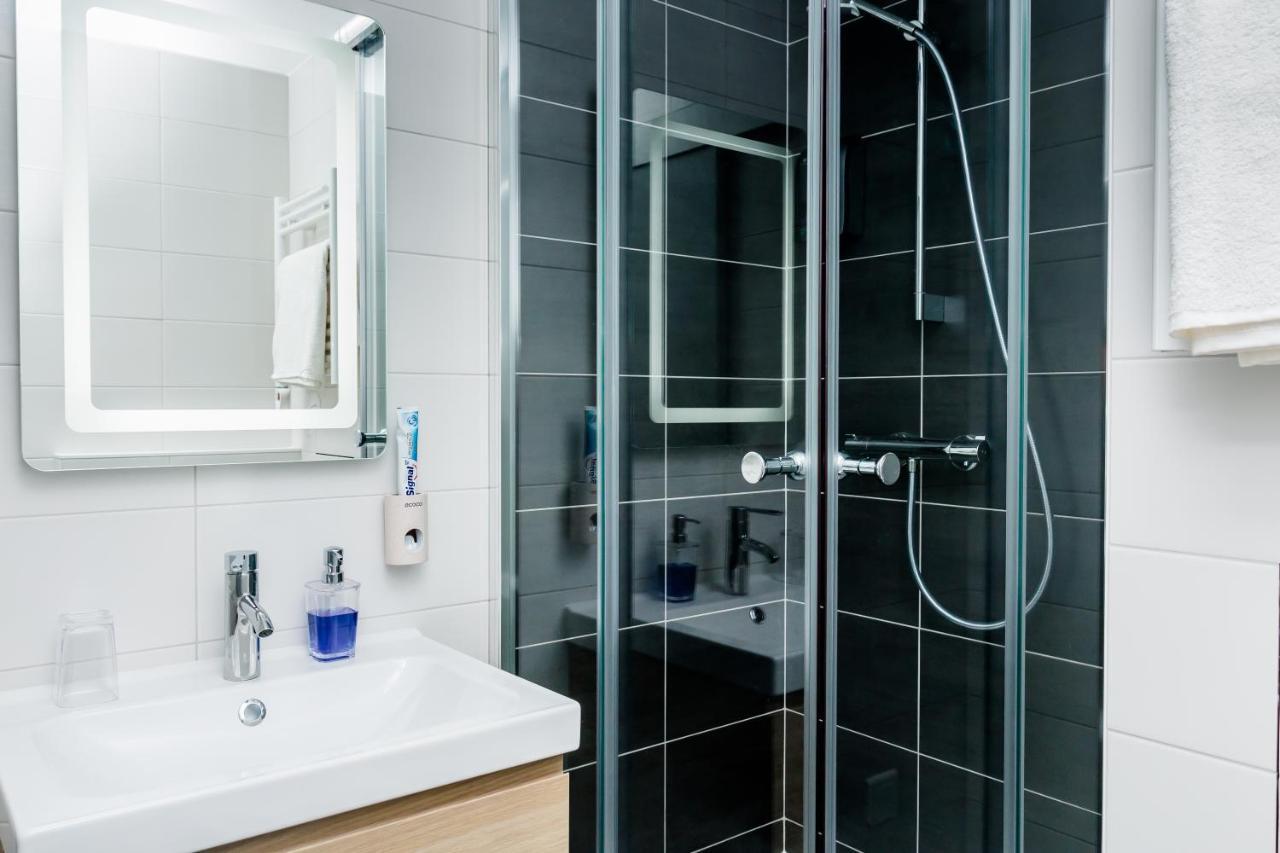 D&E - Paris-Disney - Holidays Apartment - Appartement De Vacances - 5 Chambres- 5 Sdb - 5 Bedrooms - 5 Bathrooms - Netflix Champs-Sur-Marne Esterno foto