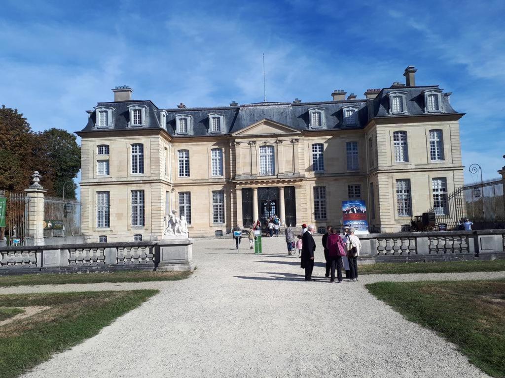 D&E - Paris-Disney - Holidays Apartment - Appartement De Vacances - 5 Chambres- 5 Sdb - 5 Bedrooms - 5 Bathrooms - Netflix Champs-Sur-Marne Esterno foto
